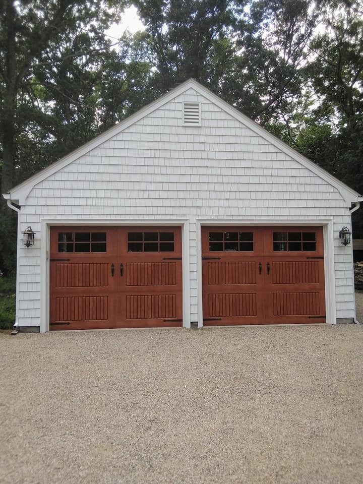 Detached garage, painted trim, a Genesis Painting job